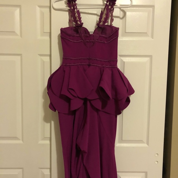 Dresses - Picture 2 of 6